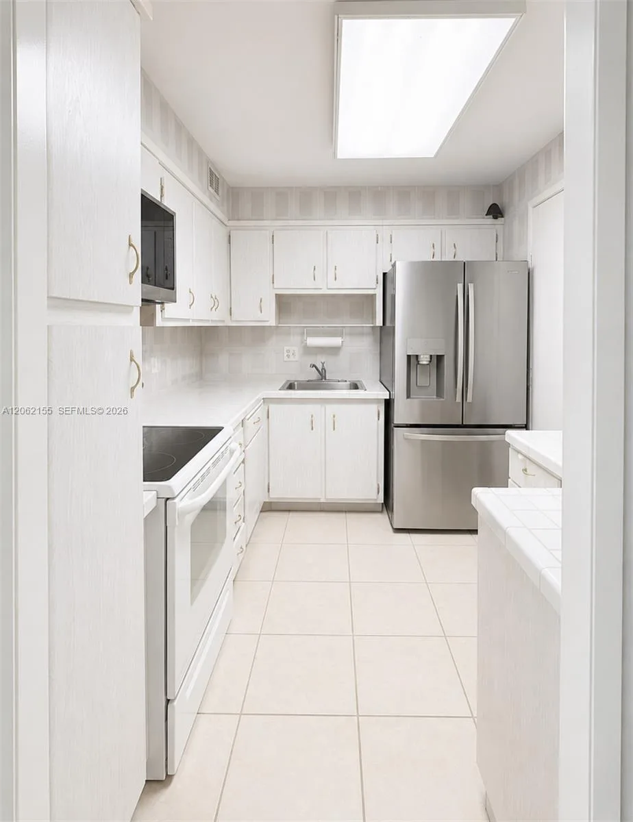 2841 NE 163rd St # 606, North Miami Beach, FL 33160