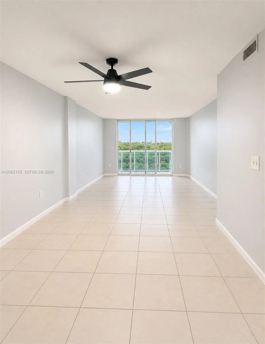 2841 NE 163rd St # 606, North Miami Beach, FL 33160 photo 2