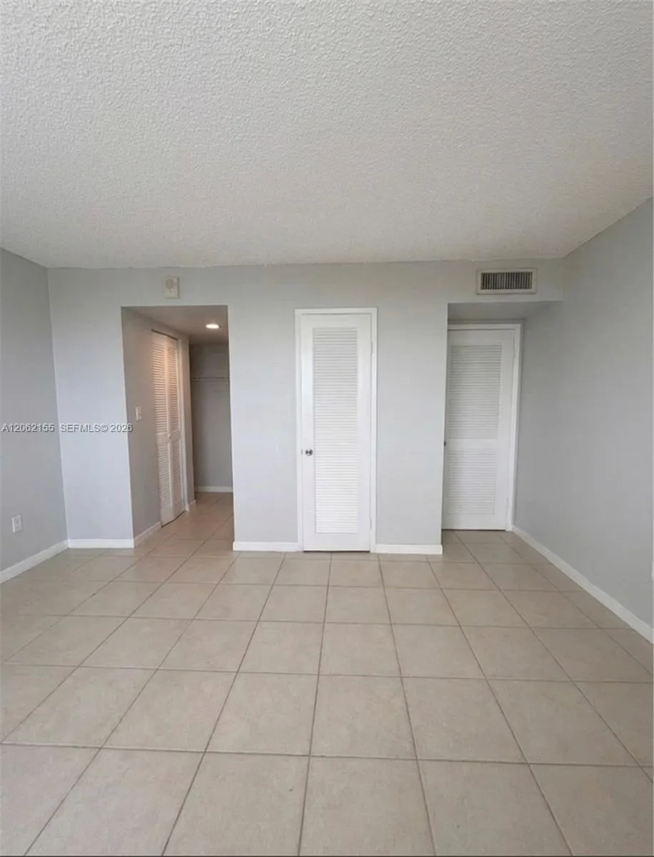 2841 NE 163rd St # 606, North Miami Beach, FL 33160 photo 3