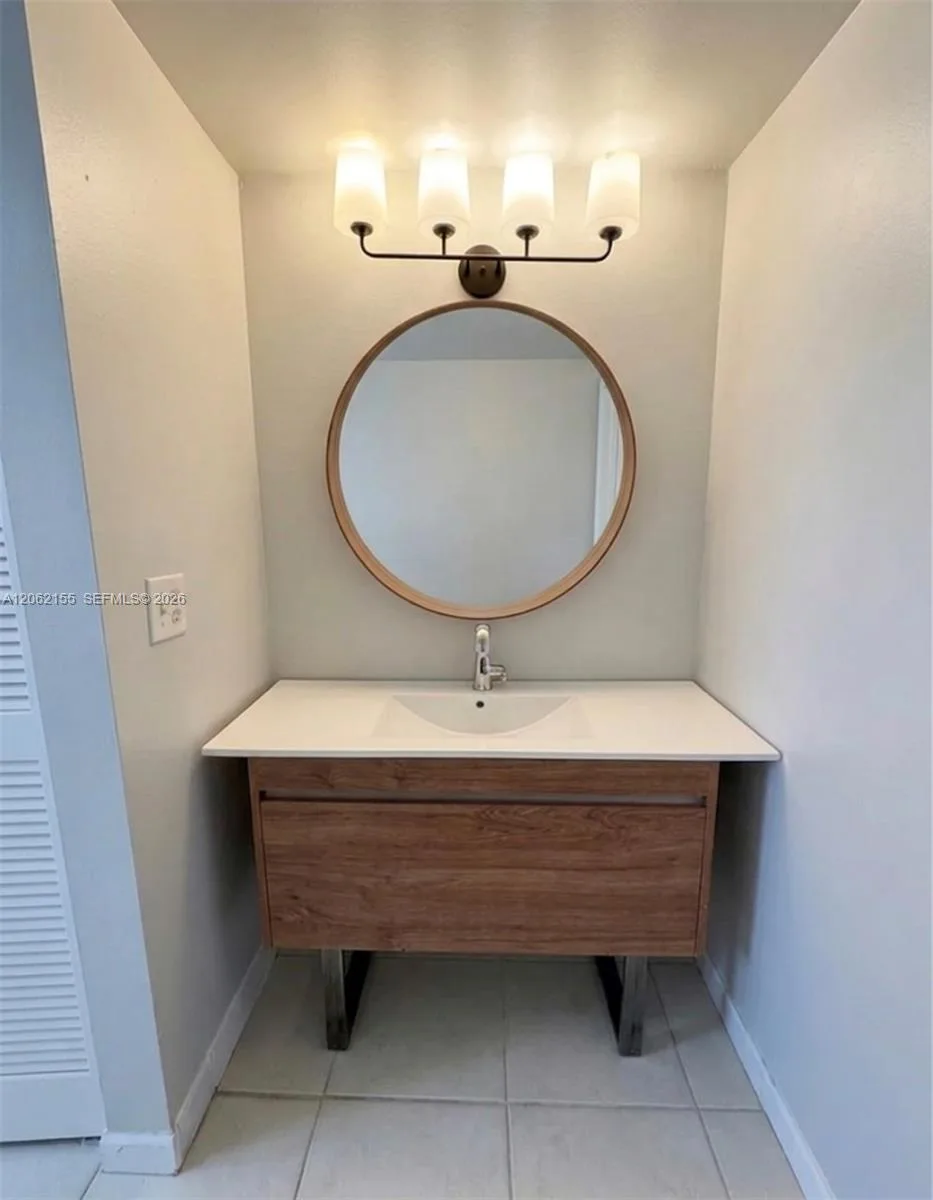 2841 NE 163rd St # 606, North Miami Beach, FL 33160 photo 4