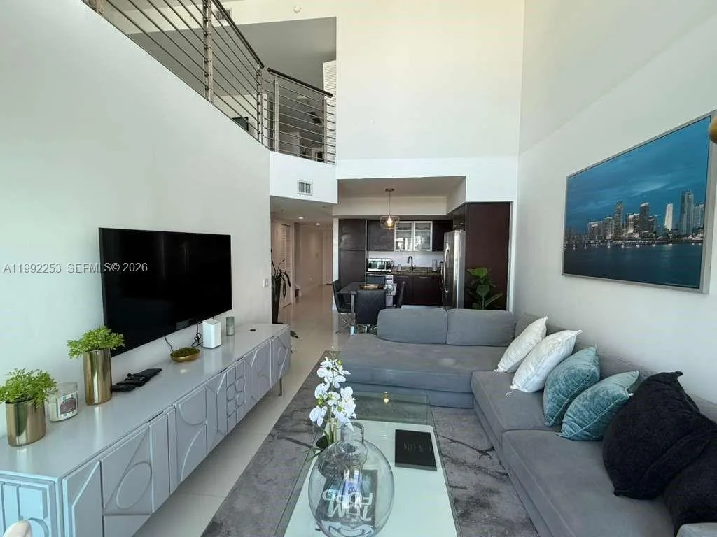 41 SE 5th St # 2307, Miami, FL 33131 photo 2