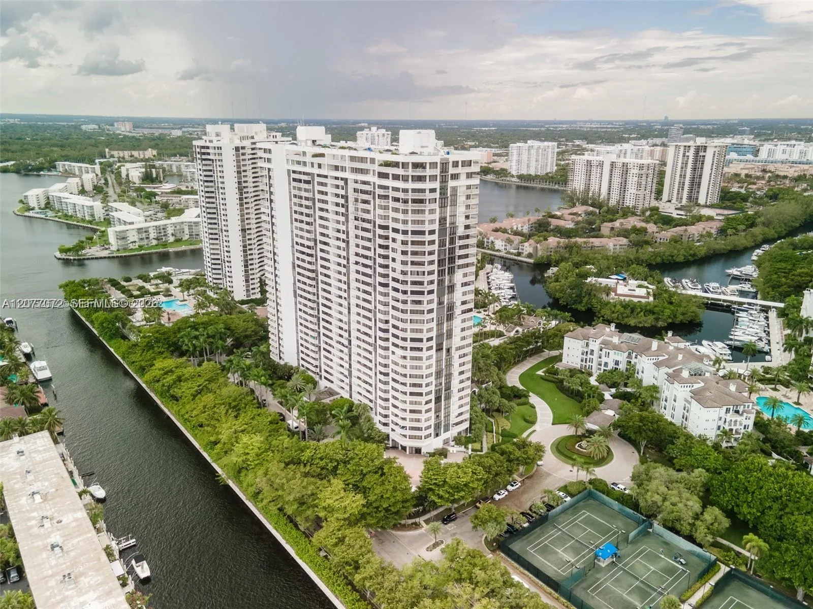 2000 Island Blvd # 908, Aventura, FL 33160