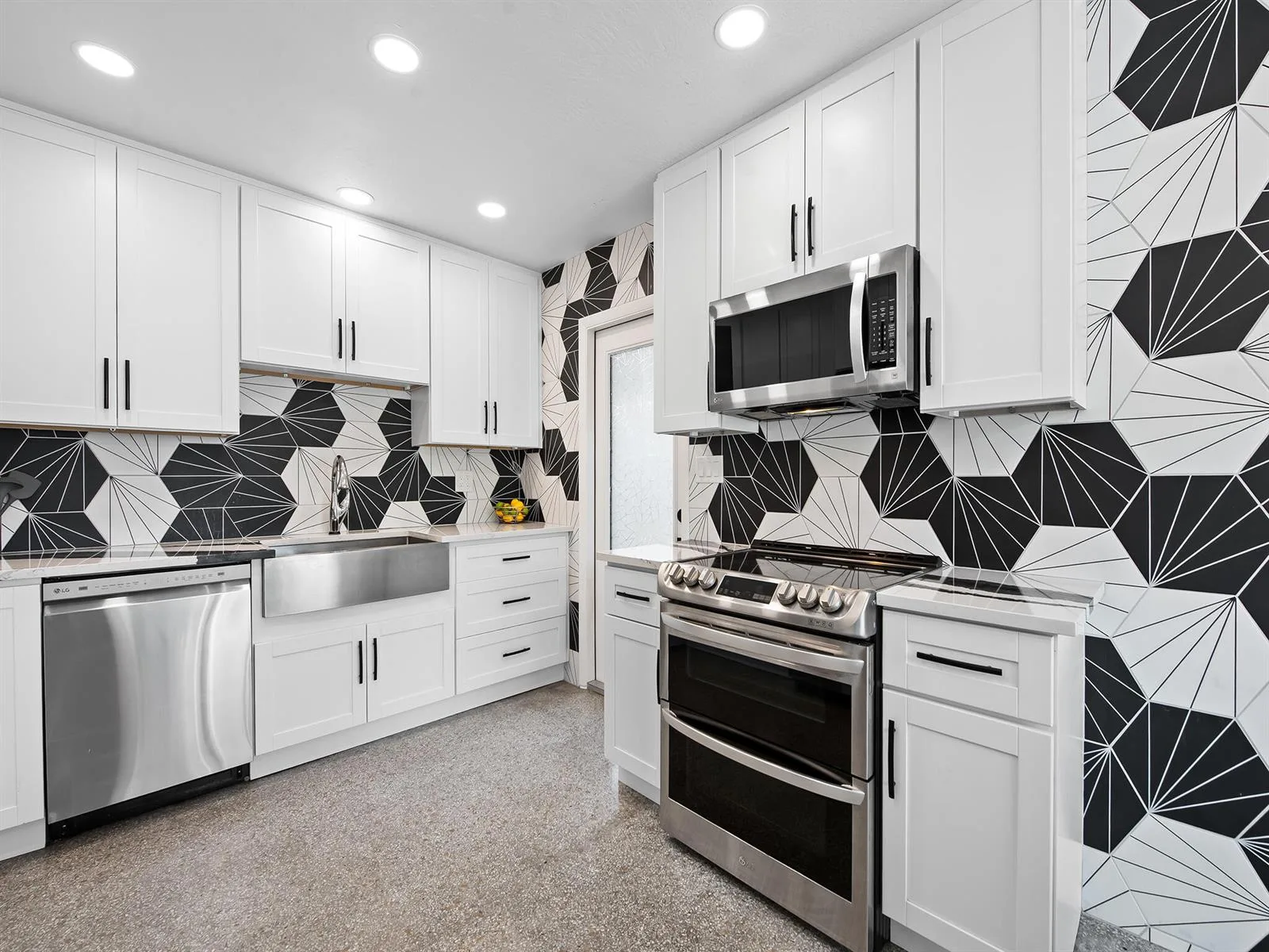 657 NW 30th Court, Wilton Manors, FL 33311 photo 4