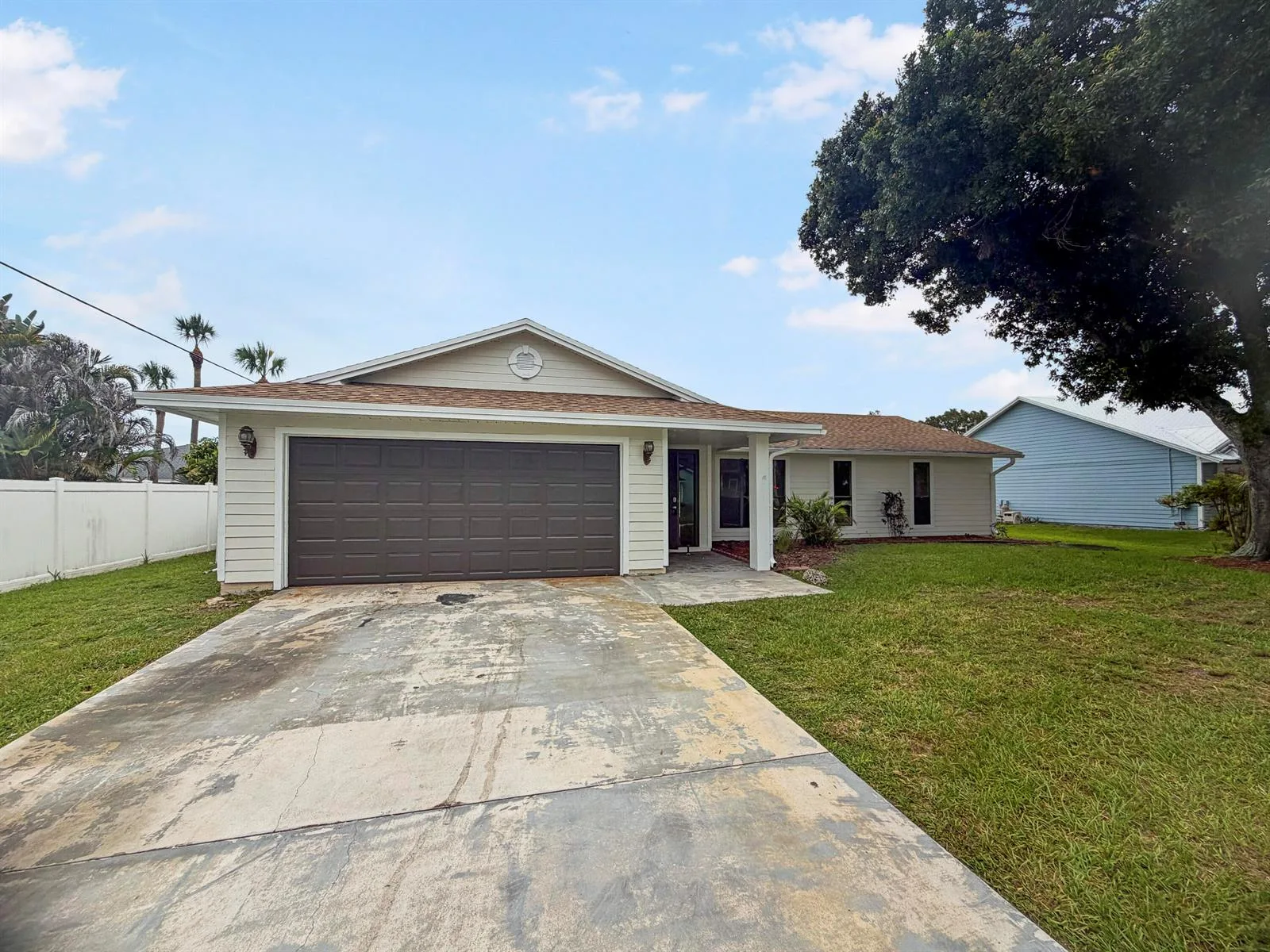 2305 SW Fern Circle, Port St. Lucie, FL 34953