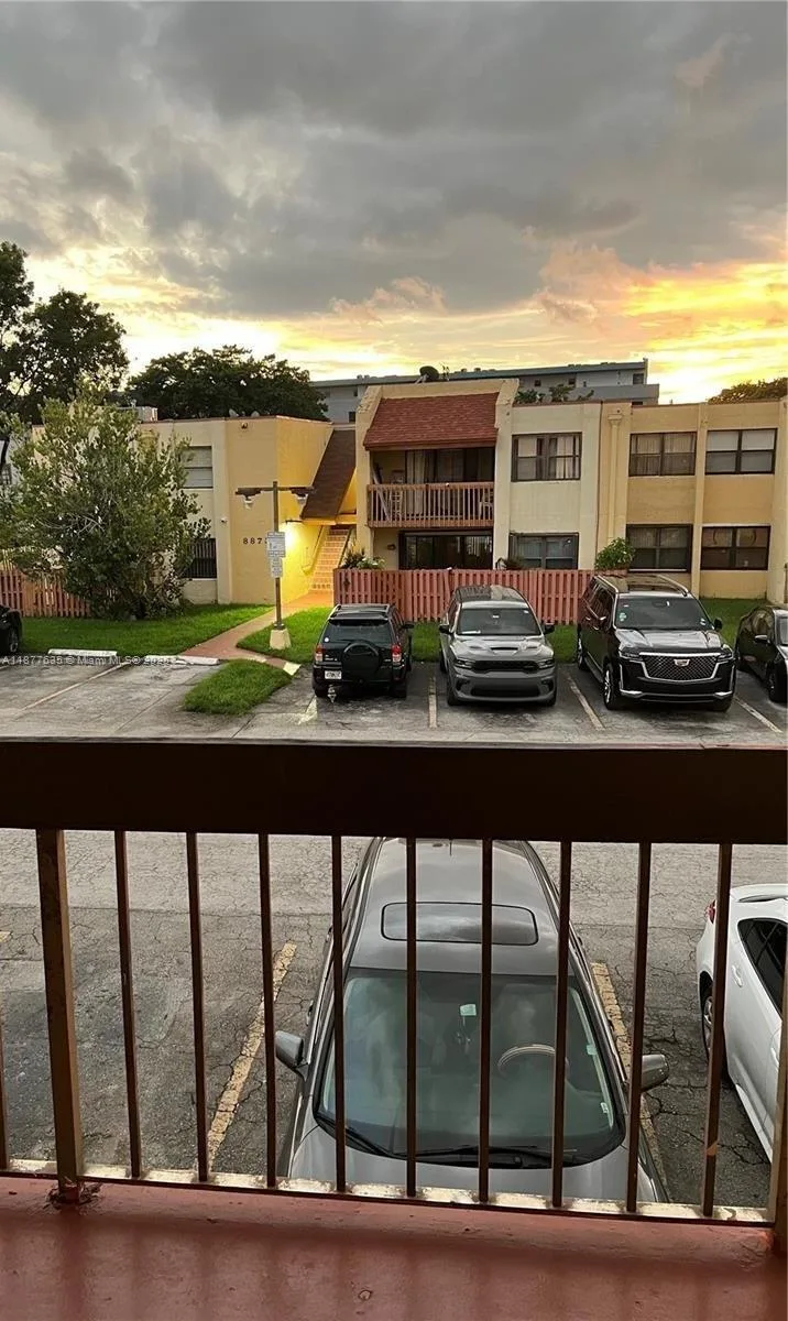 8875 Fontainebleau Blvd # 203, Miami, FL 33172 photo 2