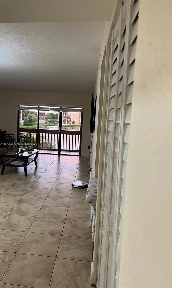 8875 Fontainebleau Blvd # 203, Miami, FL 33172 photo 3