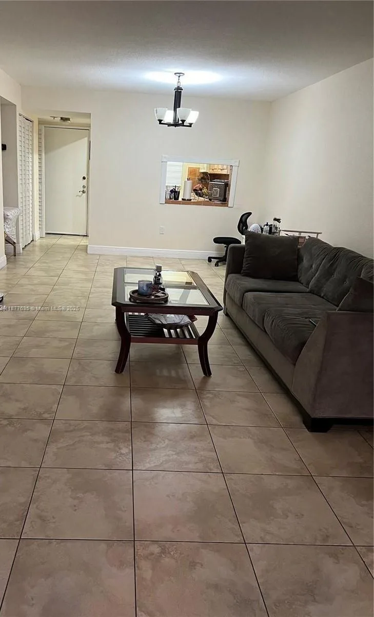 8875 Fontainebleau Blvd # 203, Miami, FL 33172 photo 4