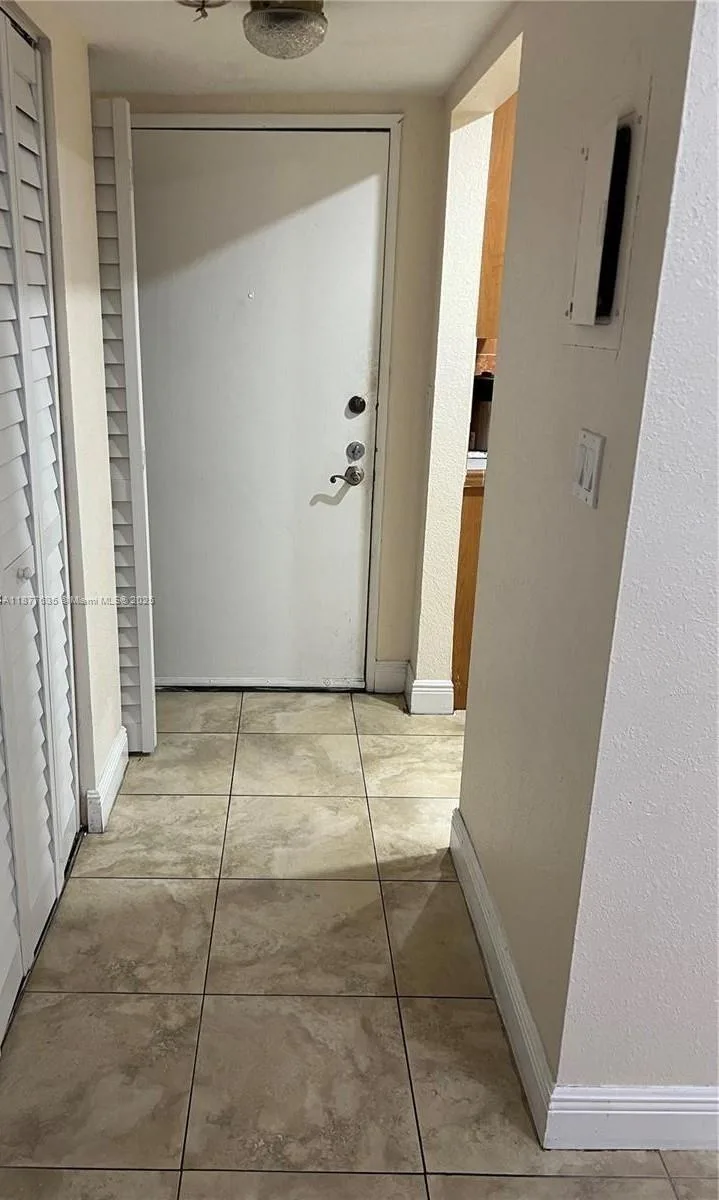 8875 Fontainebleau Blvd # 203, Miami, FL 33172 photo 9
