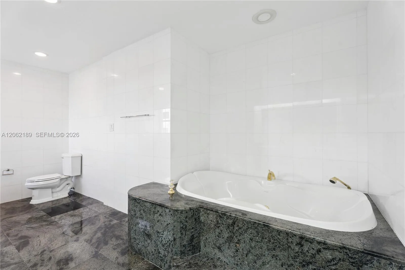 1402 Brickell Bay Dr # 1601, Miami, FL 33131 photo 11