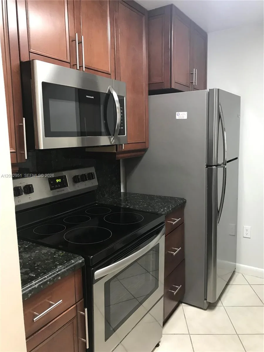 7075 NW 186th St # C408, Hialeah, FL 33015