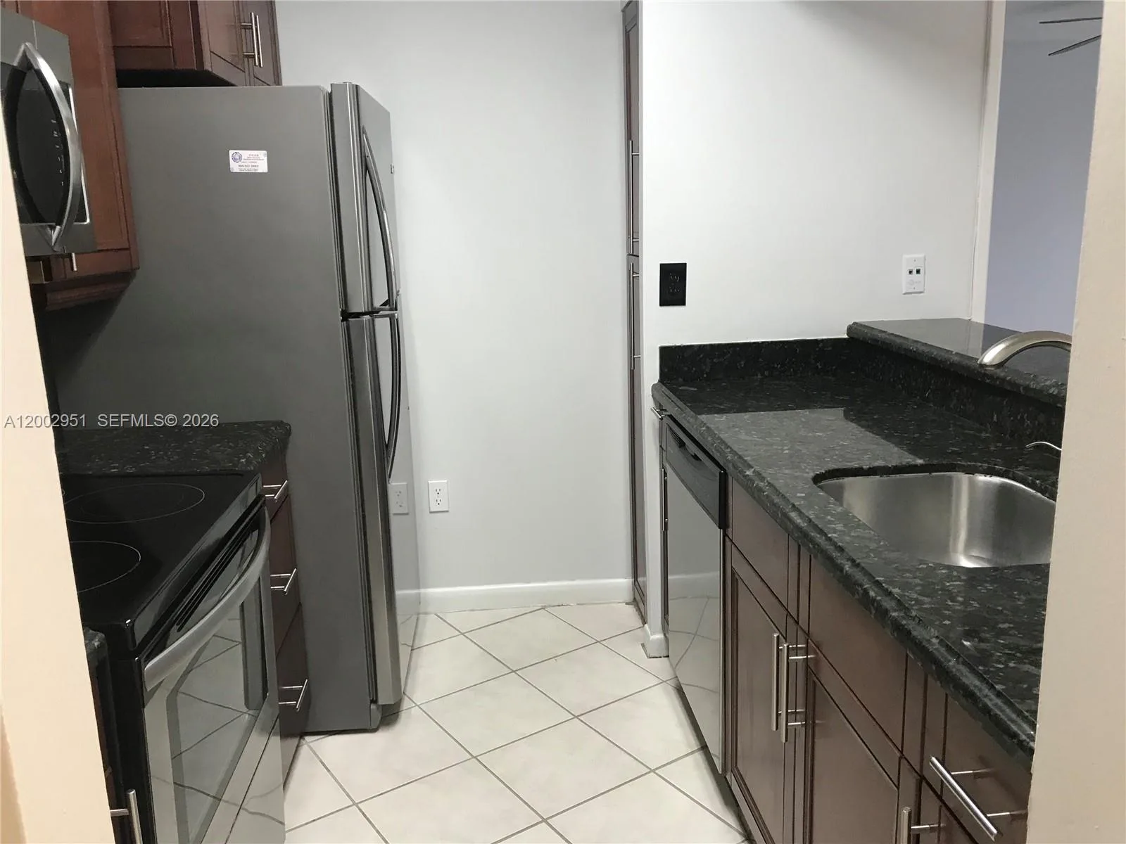 7075 NW 186th St # C408, Hialeah, FL 33015 photo 3