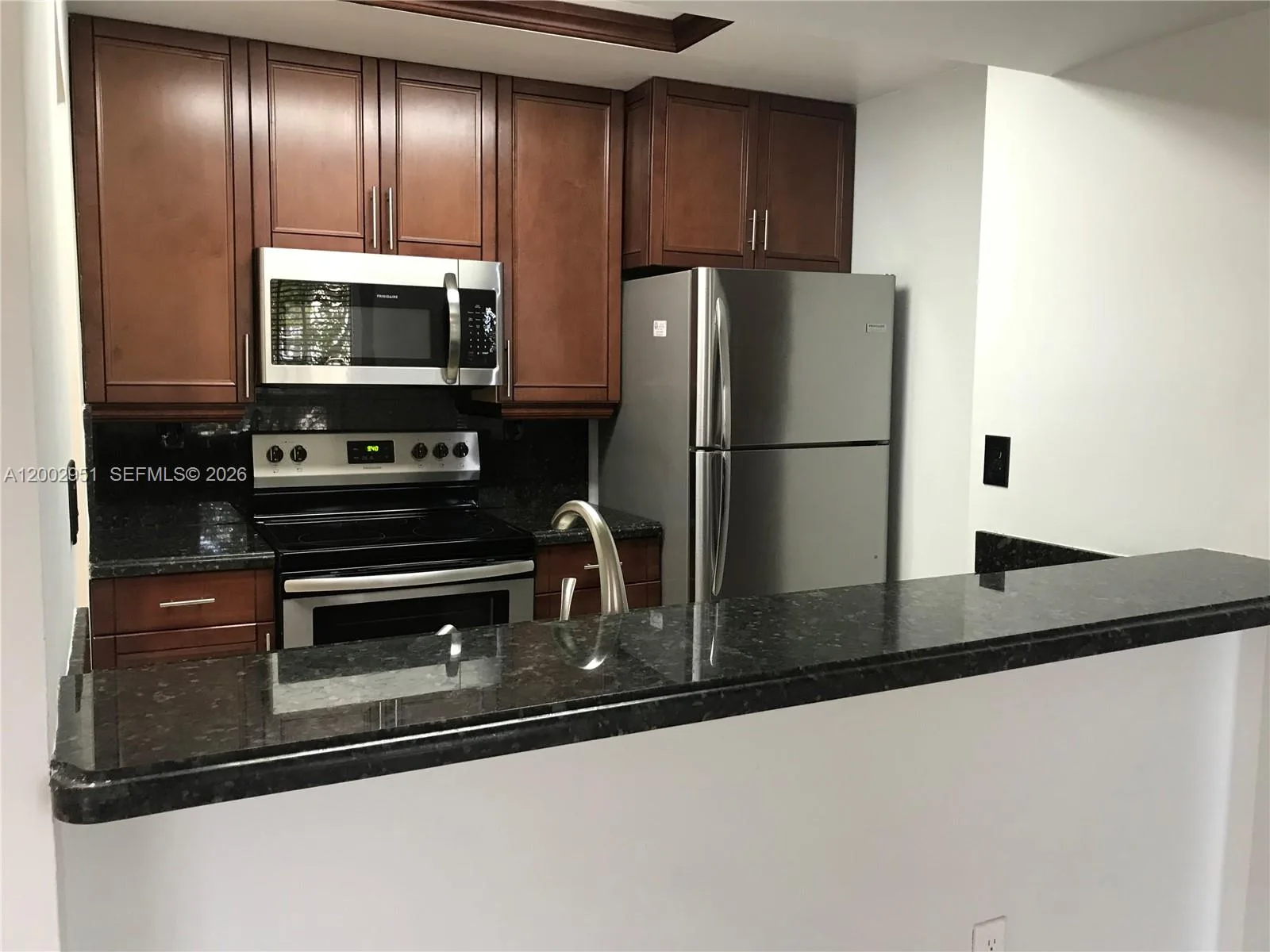 7075 NW 186th St # C408, Hialeah, FL 33015 photo 5