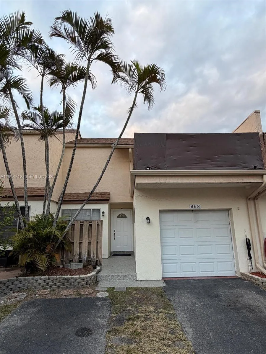 868 NW 81st Way, Plantation, FL 33324