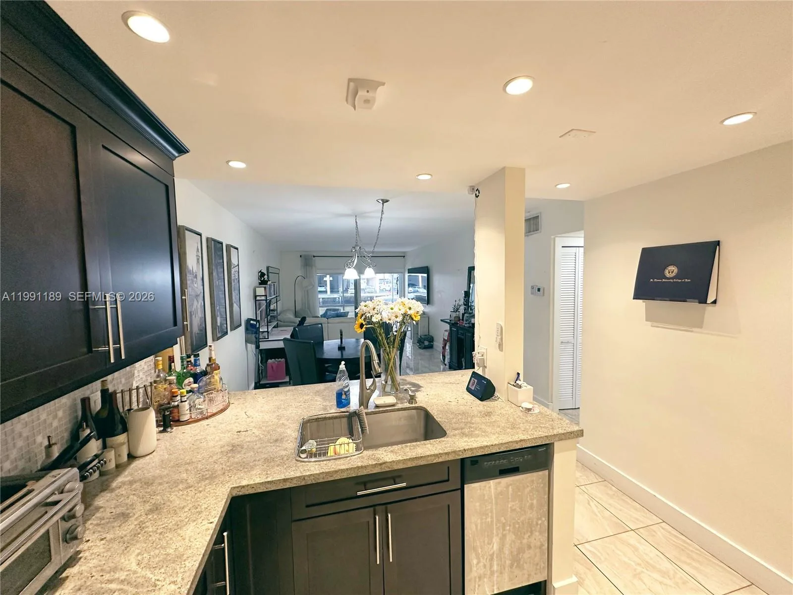 450 Paradise Isle Blvd # 102, Hallandale Beach, FL 33009