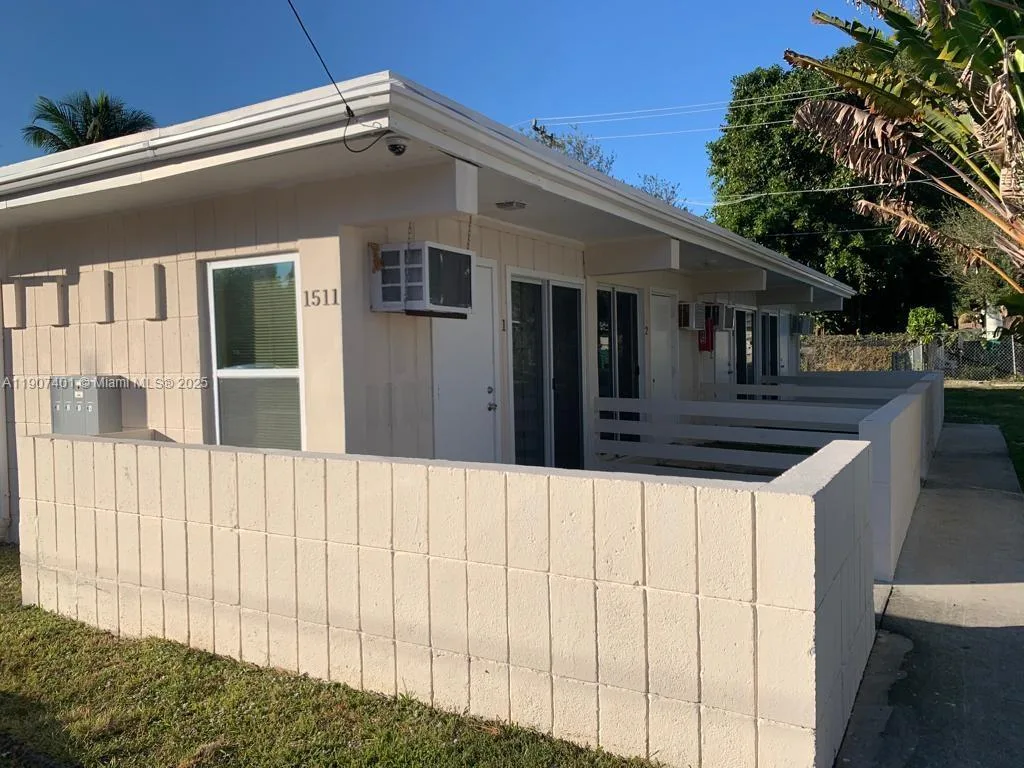 1511 NE 117th St # 2, Miami, FL 33161