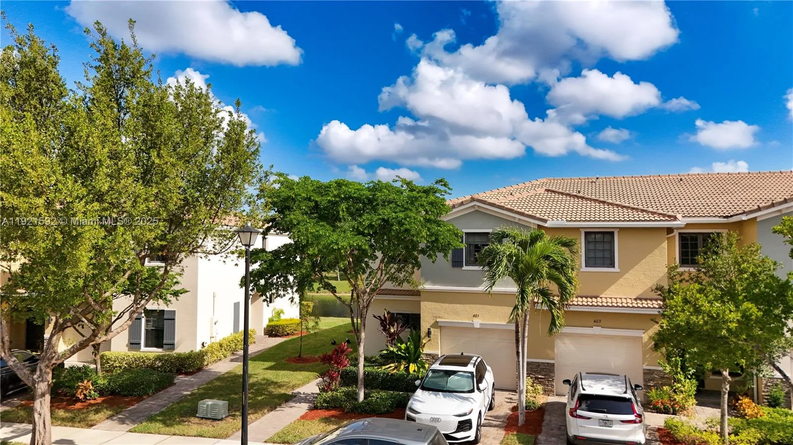 401 NE 194th Ln, Miami, FL 33179
