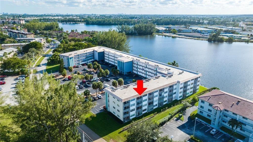 4311 Crystal Lake Drive # 421, Pompano Beach, FL 33064