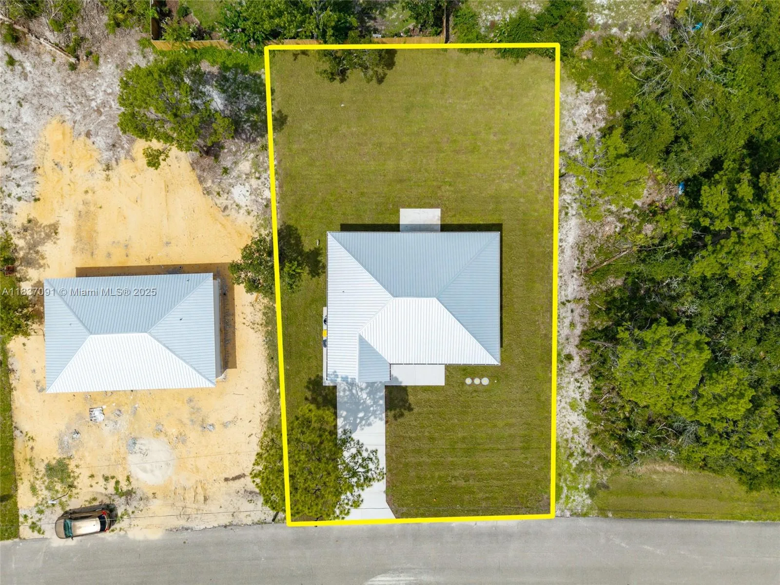 323 Garfield Ave NE, Lake Placid, FL 33852 photo 3