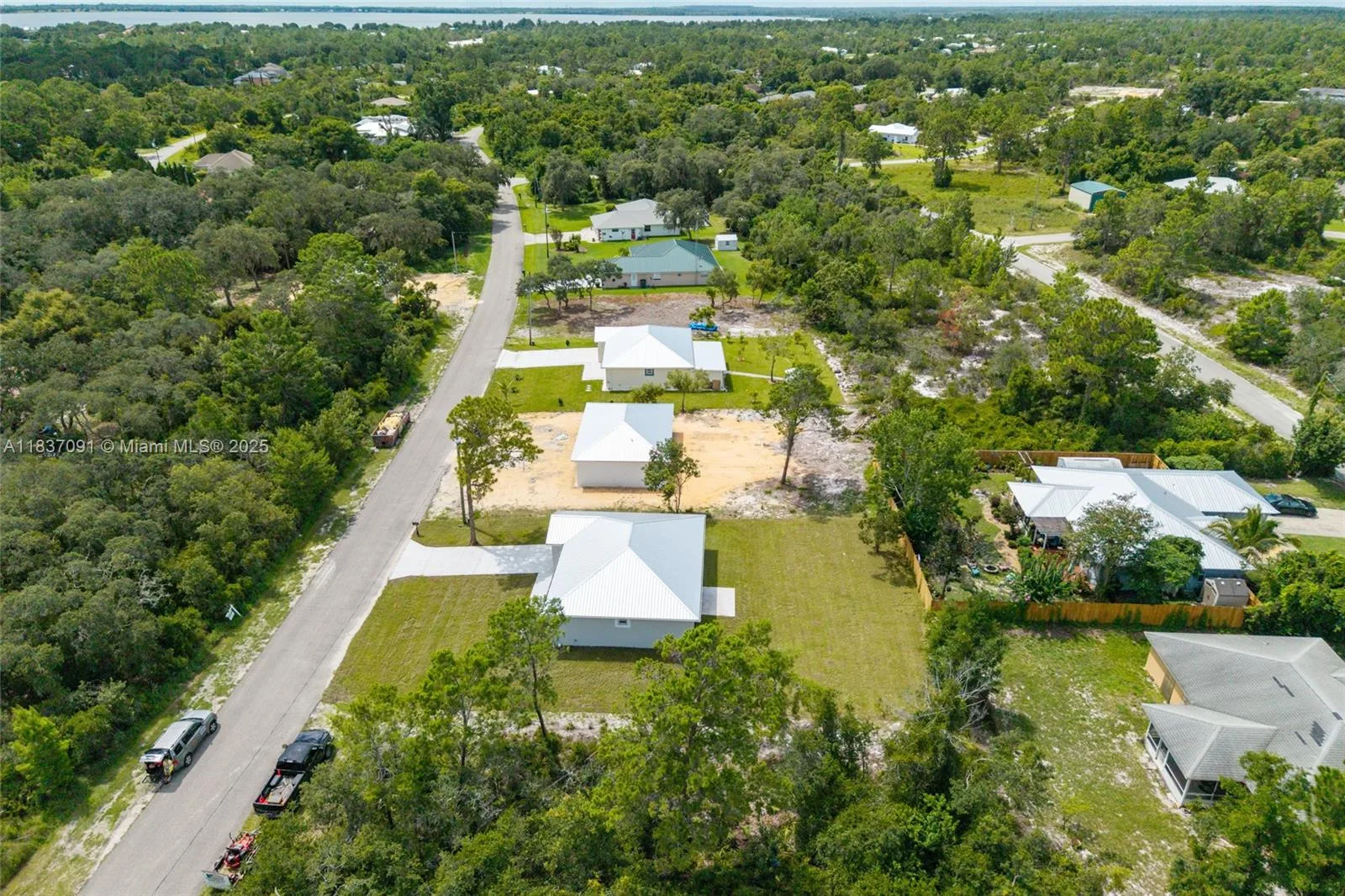 323 Garfield Ave NE, Lake Placid, FL 33852 photo 4