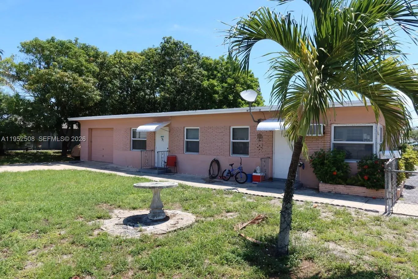 205 SE 10th St, Hallandale Beach, FL 33009 photo 4