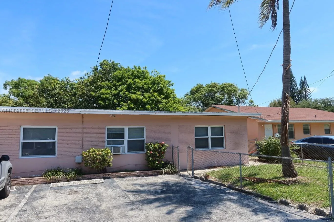 205 SE 10th St, Hallandale Beach, FL 33009 photo 9