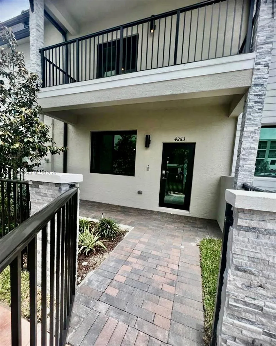 4263 NW 83rd Path # 0, Doral, FL 33166