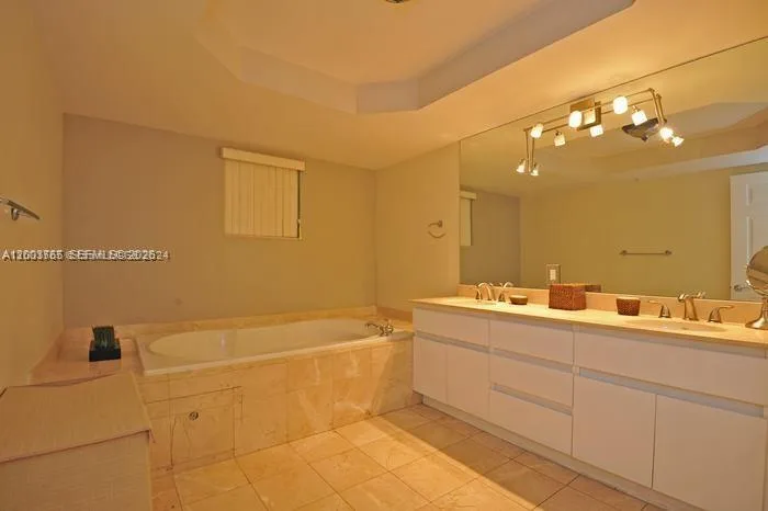 16711 Collins Ave # 602, Sunny Isles Beach, FL 33160 photo 9