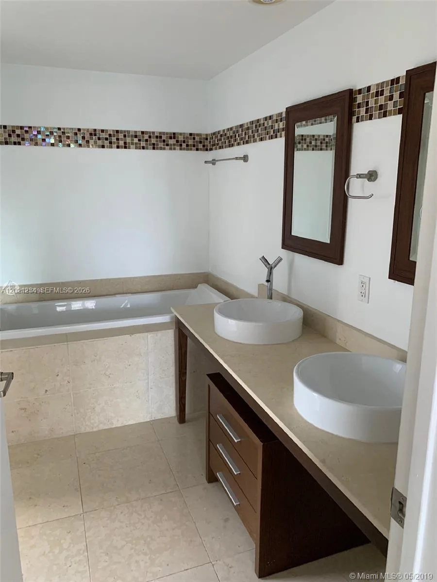 475 Brickell Ave # 1813, Miami, FL 33131 photo 12