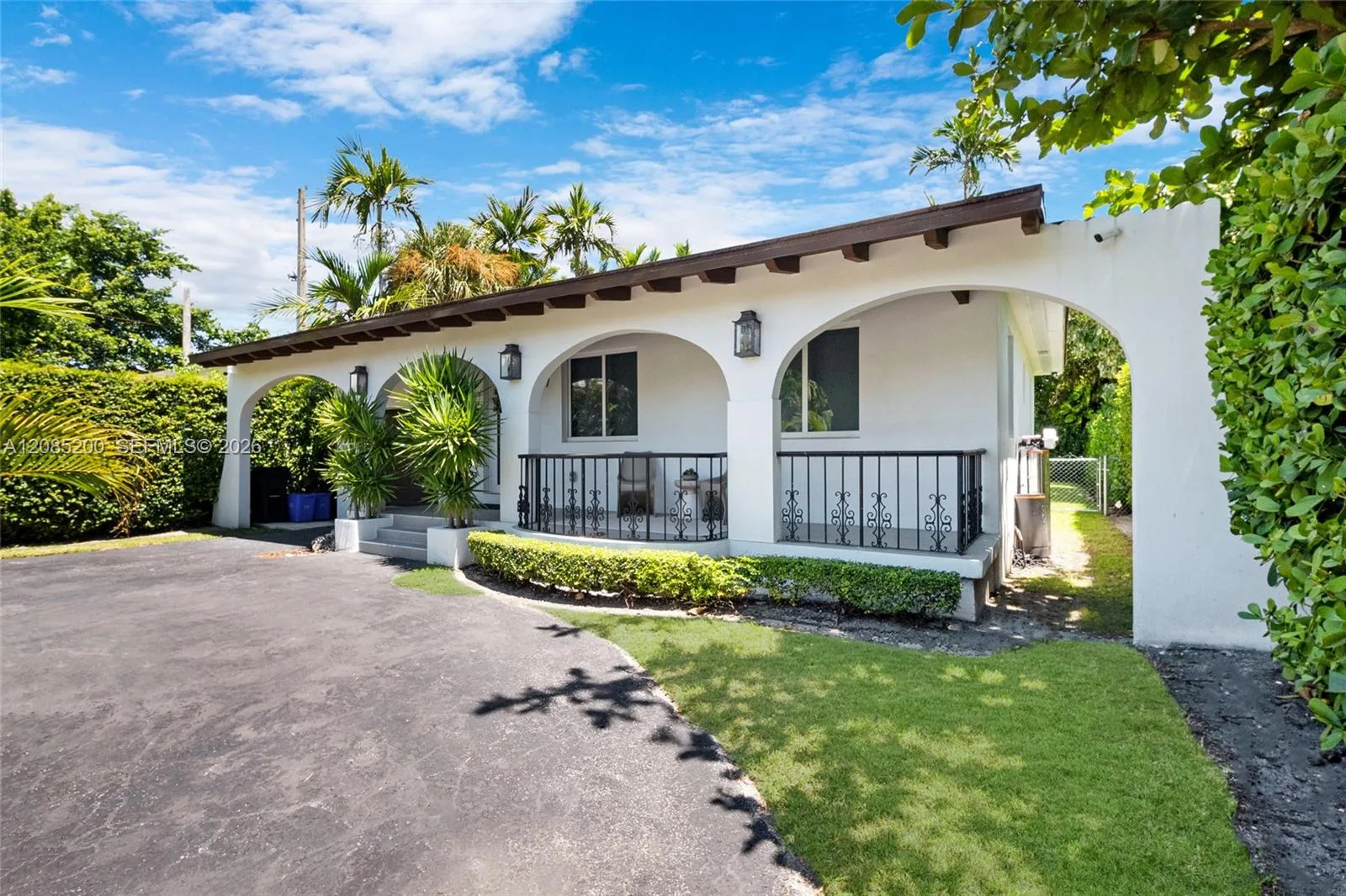 817 Tangier St, Coral Gables, FL 33134