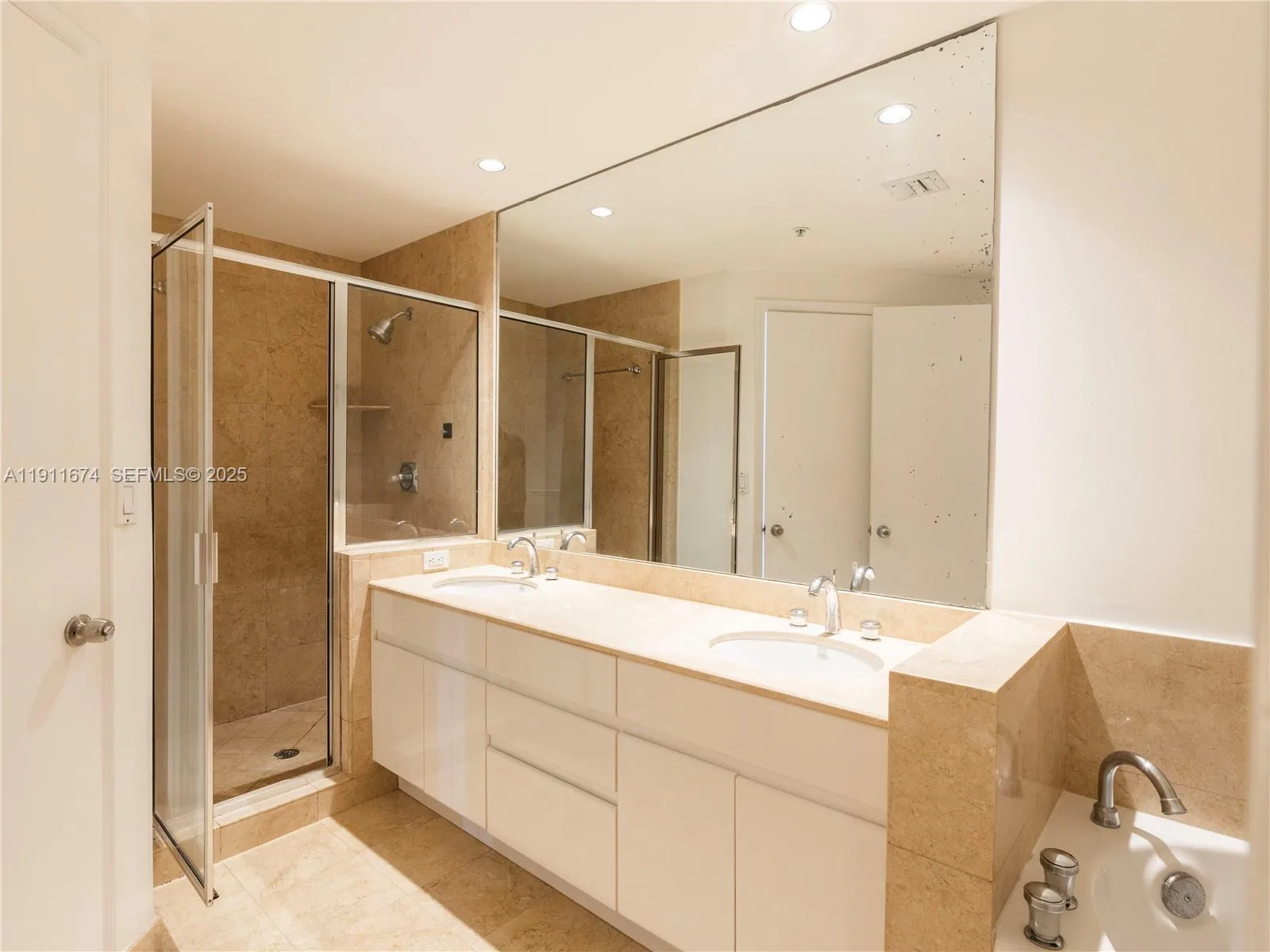 848 Brickell Key Dr # 3904, Miami, FL 33131 photo 12