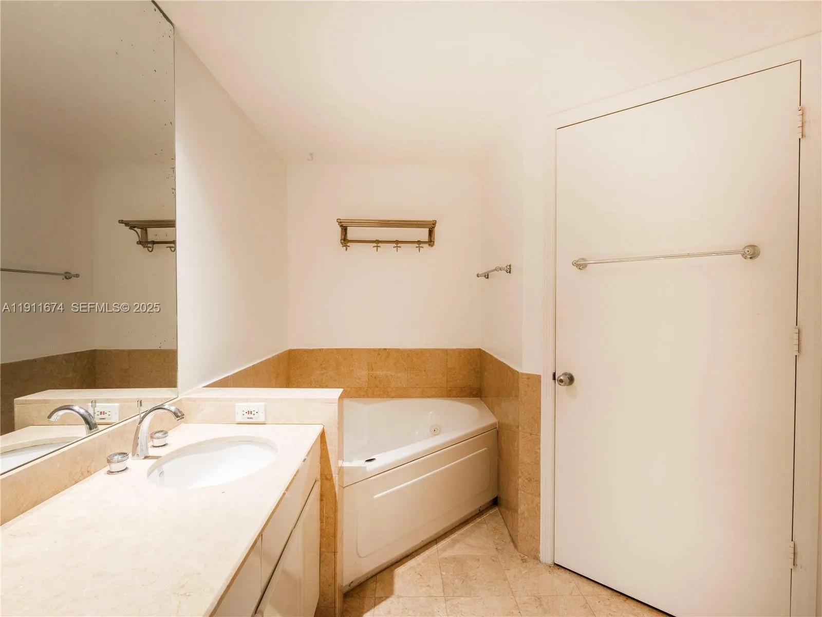 848 Brickell Key Dr # 3904, Miami, FL 33131 photo 13