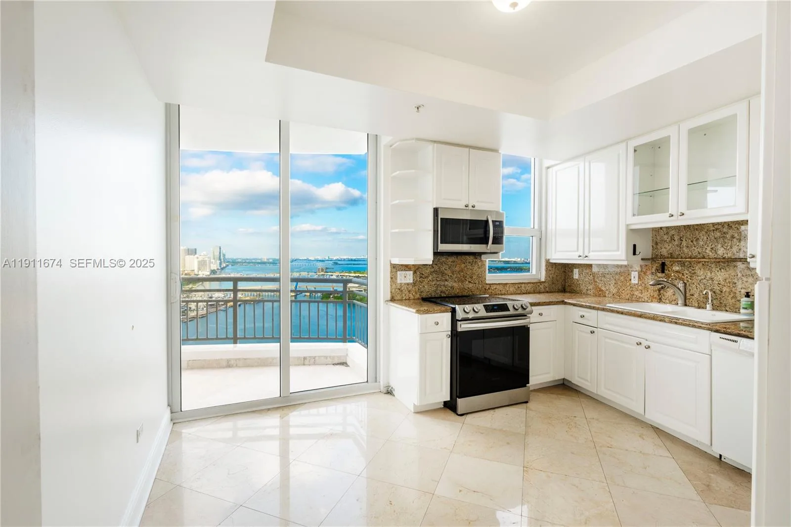 848 Brickell Key Dr # 3904, Miami, FL 33131 photo 4