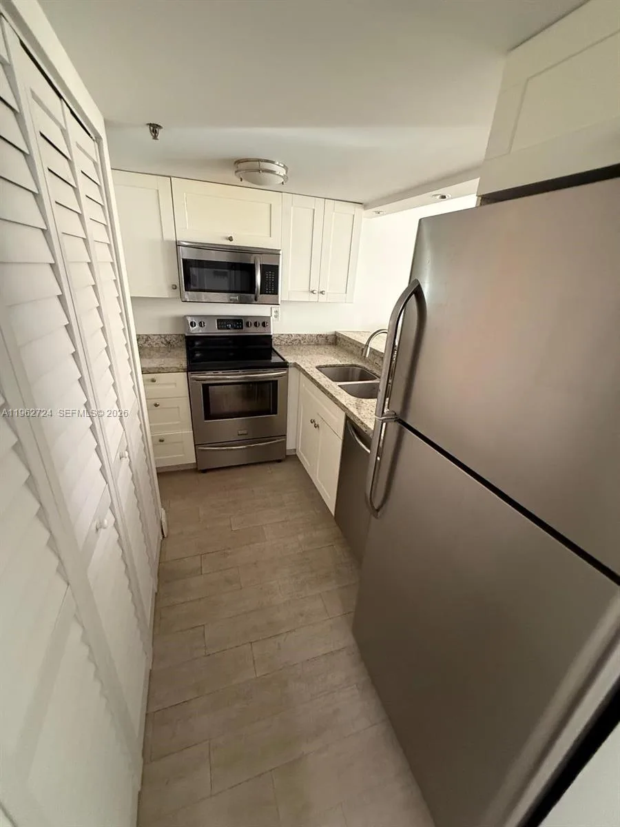 540 Brickell Key Dr # 1505, Miami, FL 33131 photo 9