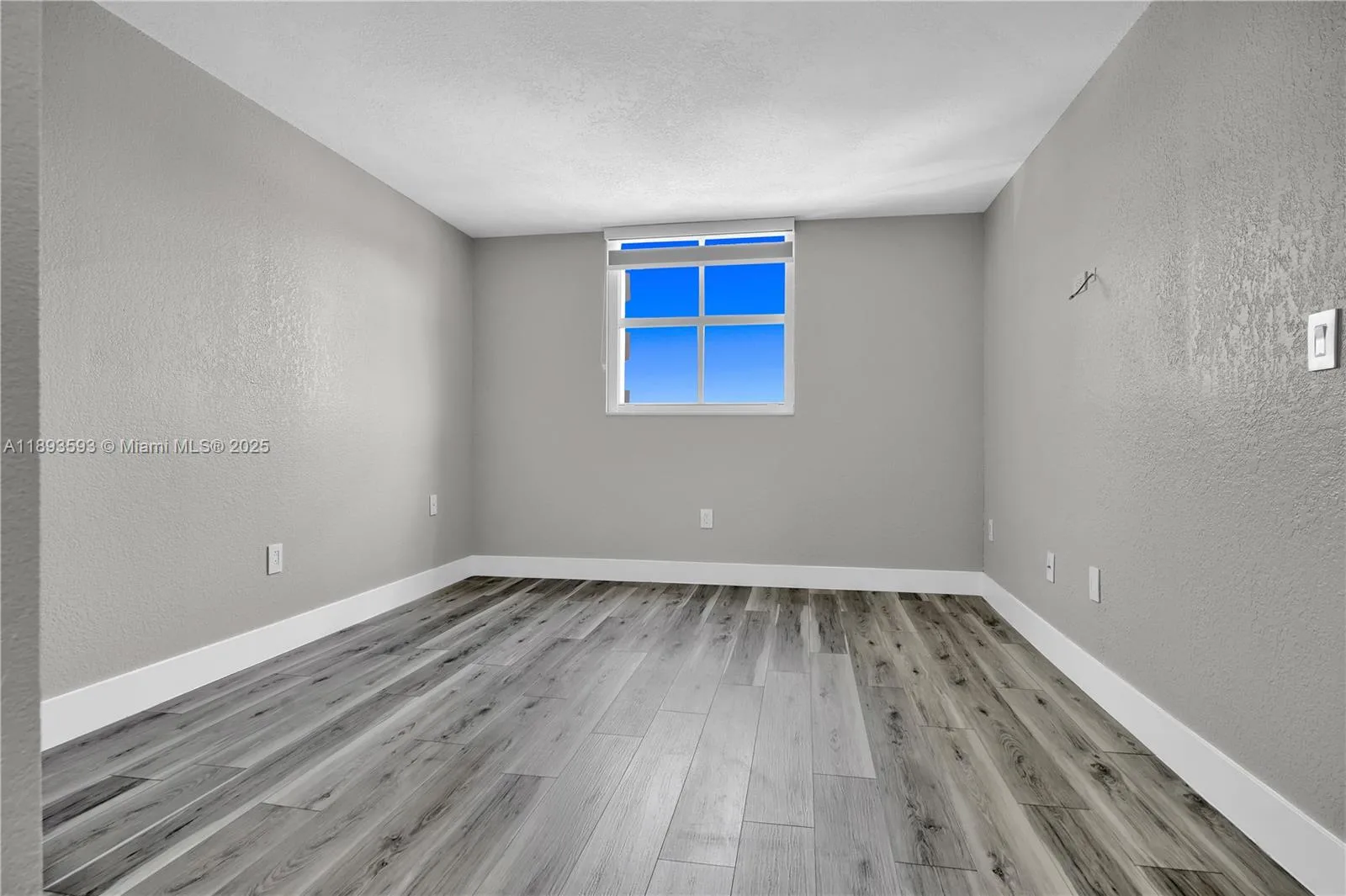 5880 Collins Ave # 403, Miami Beach, FL 33140 photo 12