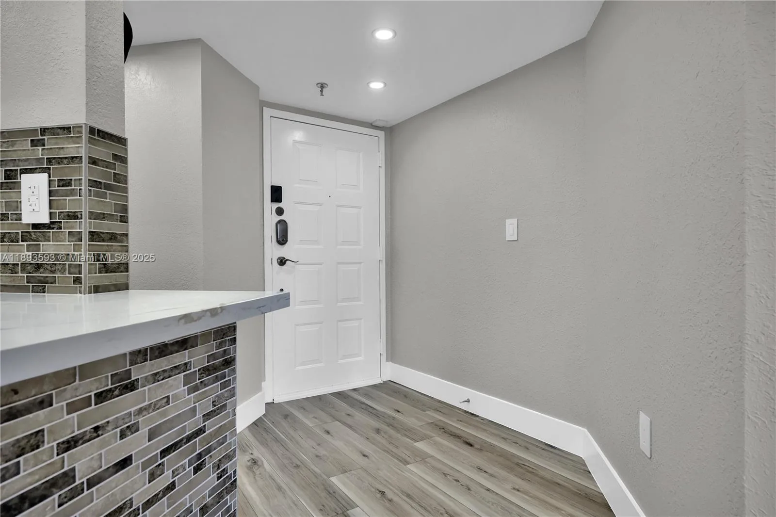 5880 Collins Ave # 403, Miami Beach, FL 33140 photo 6