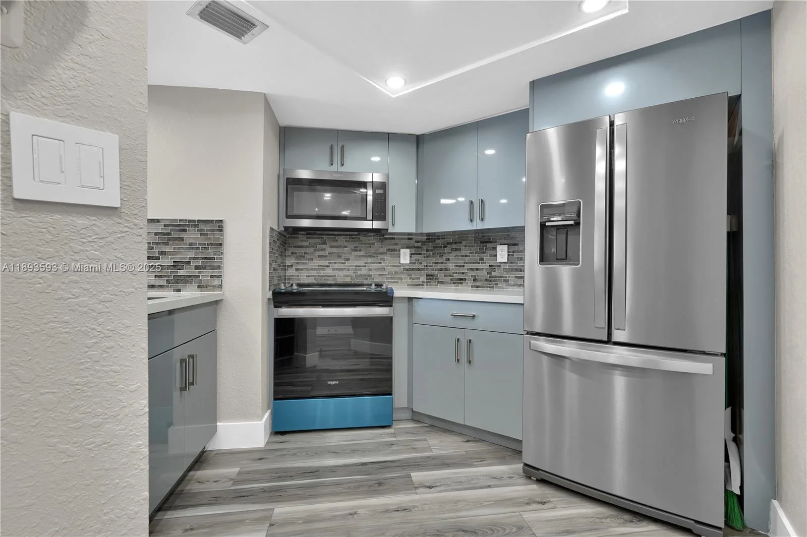 5880 Collins Ave # 403, Miami Beach, FL 33140 photo 8