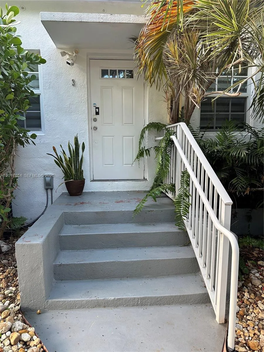 8401 Crespi Blvd # 3, Miami Beach, FL 33141 photo 2