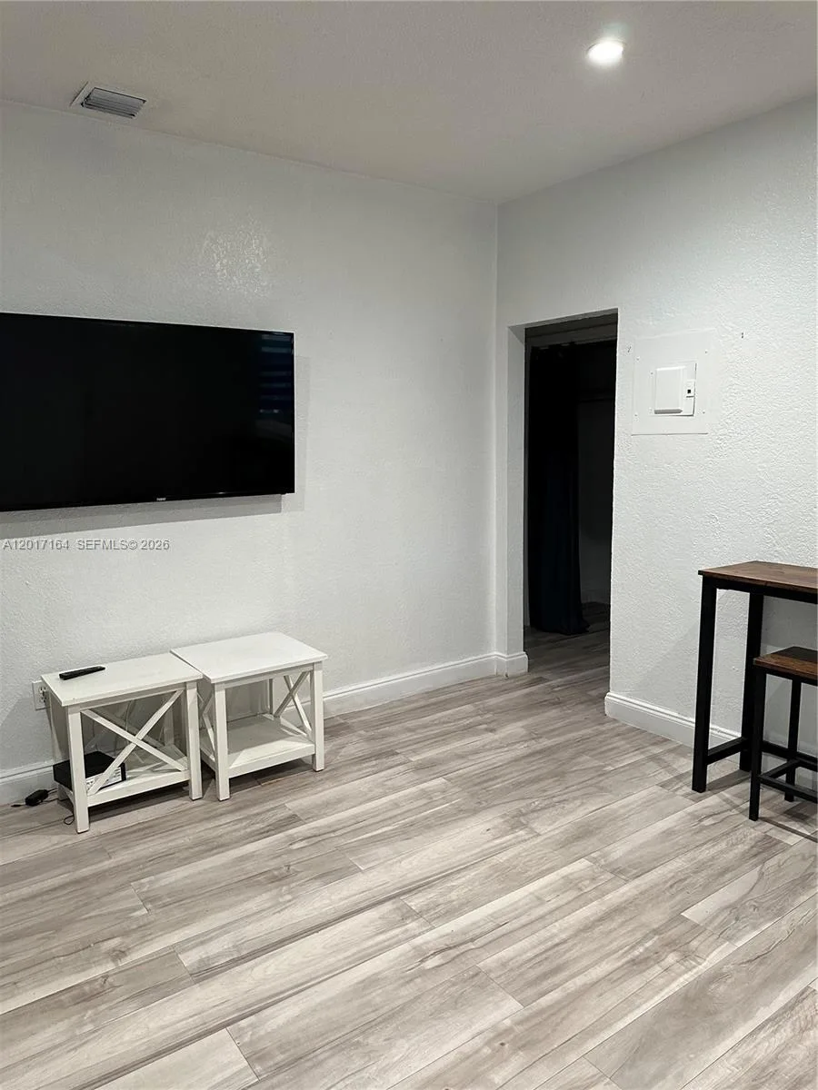 8401 Crespi Blvd # 3, Miami Beach, FL 33141 photo 3