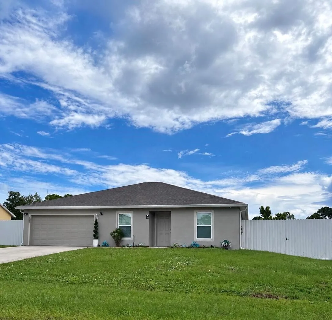 2373 SW BARBER Lane, Port St. Lucie, FL 34984