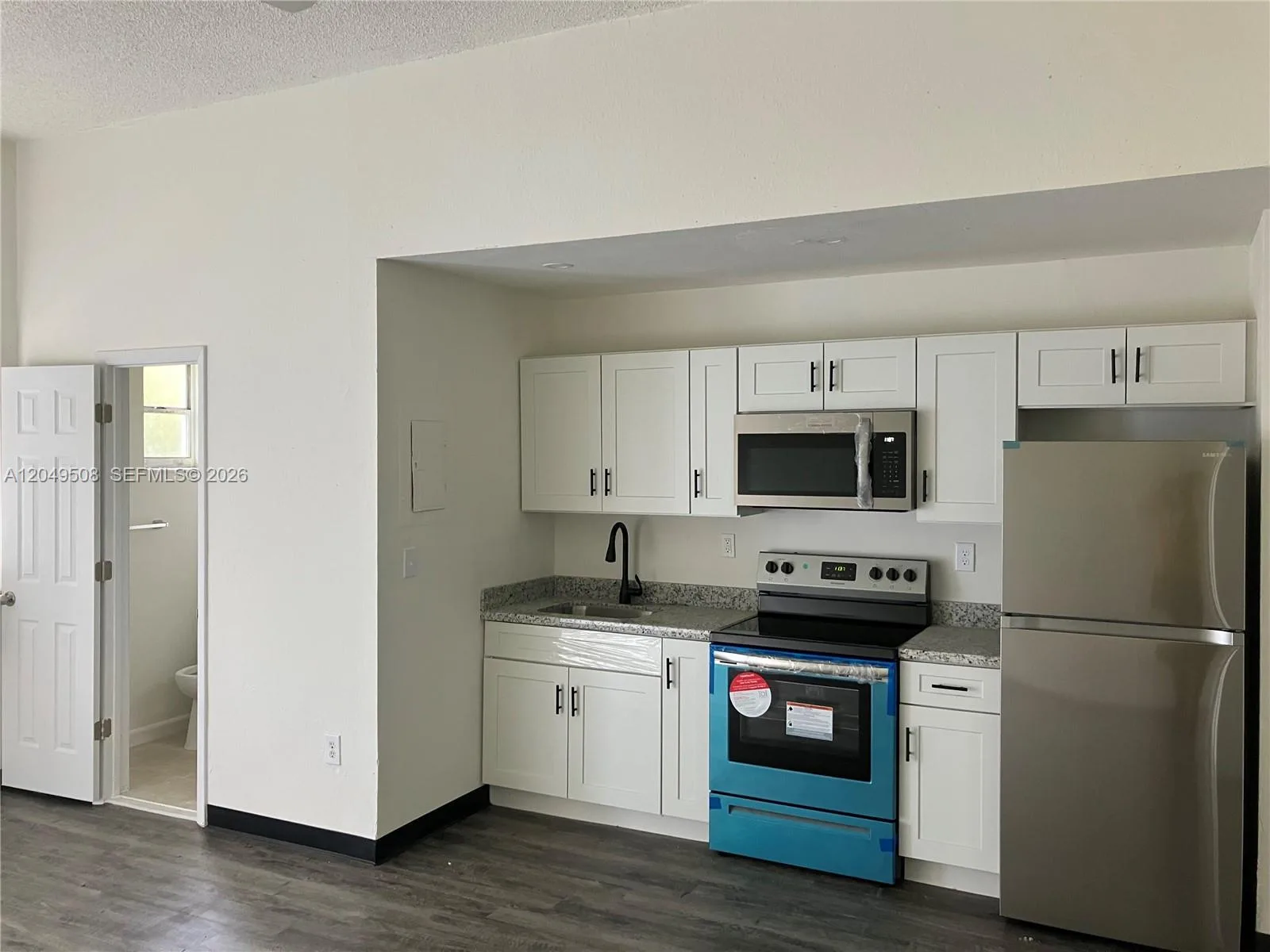 467 NW 8th St # 4, Miami, FL 33136 photo 2
