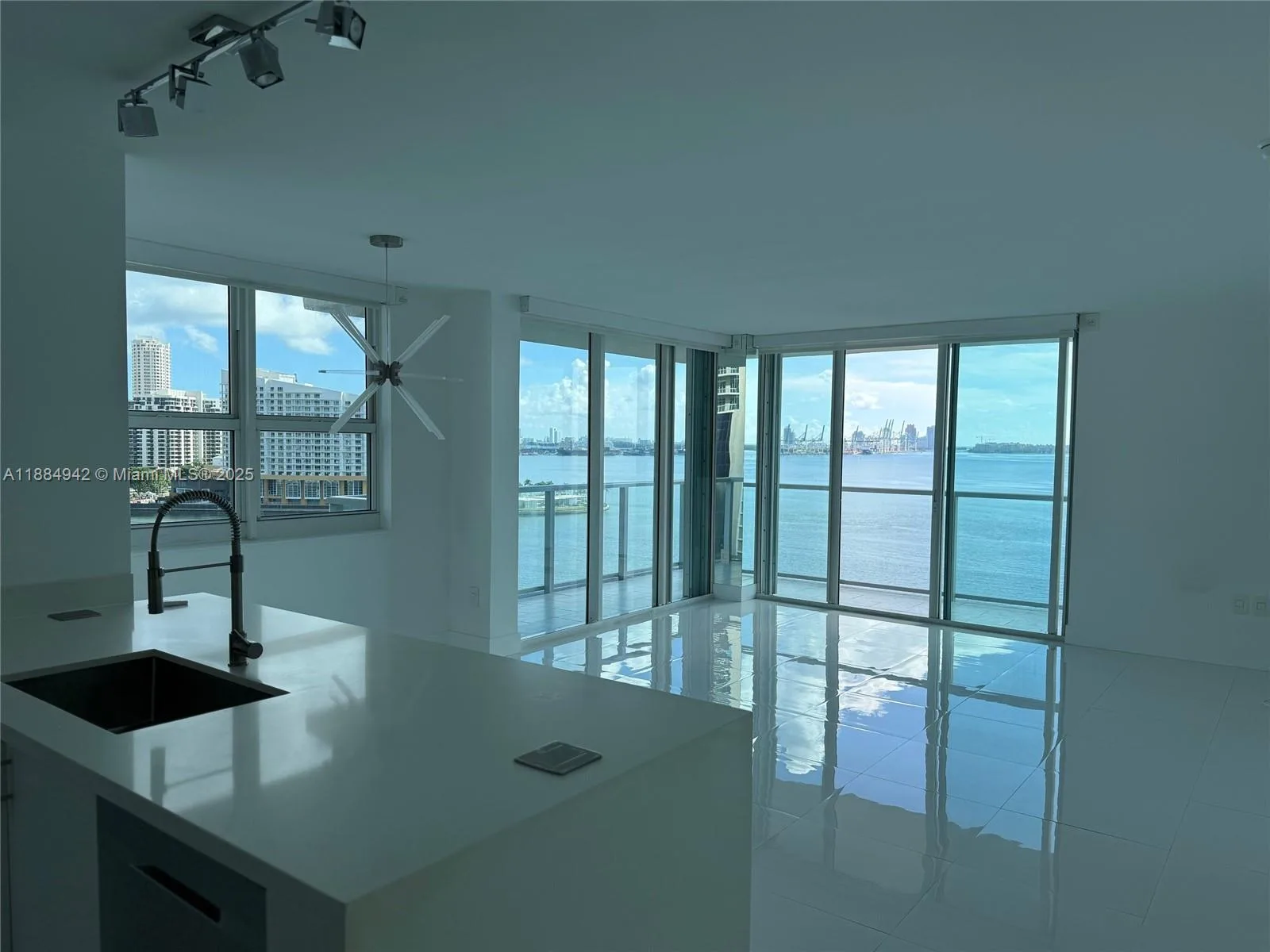 1155 Brickell Bay Dr # 1210, Miami, FL 33131 photo 12