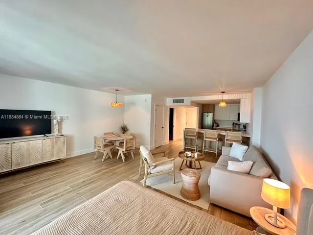 2301 Collins Ave # 511, Miami Beach, FL 33139