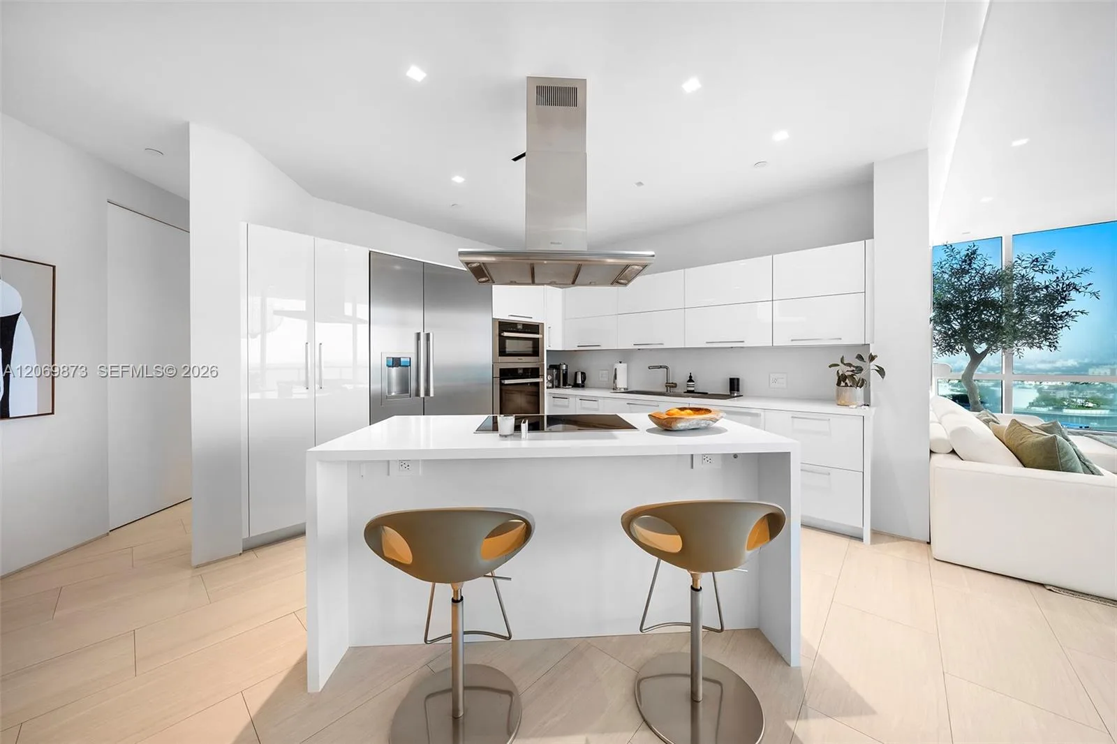 100 S Pointe Dr # 1409, Miami Beach, FL 33139 photo 3