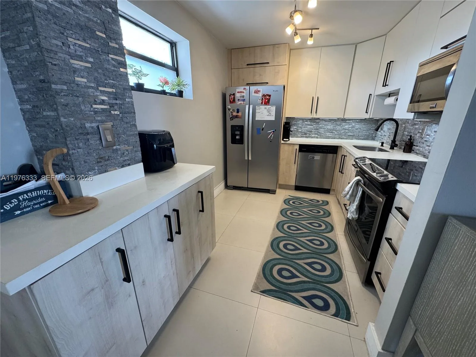 500 Three Islands Blvd # M24, Hallandale Beach, FL 33009 photo 2