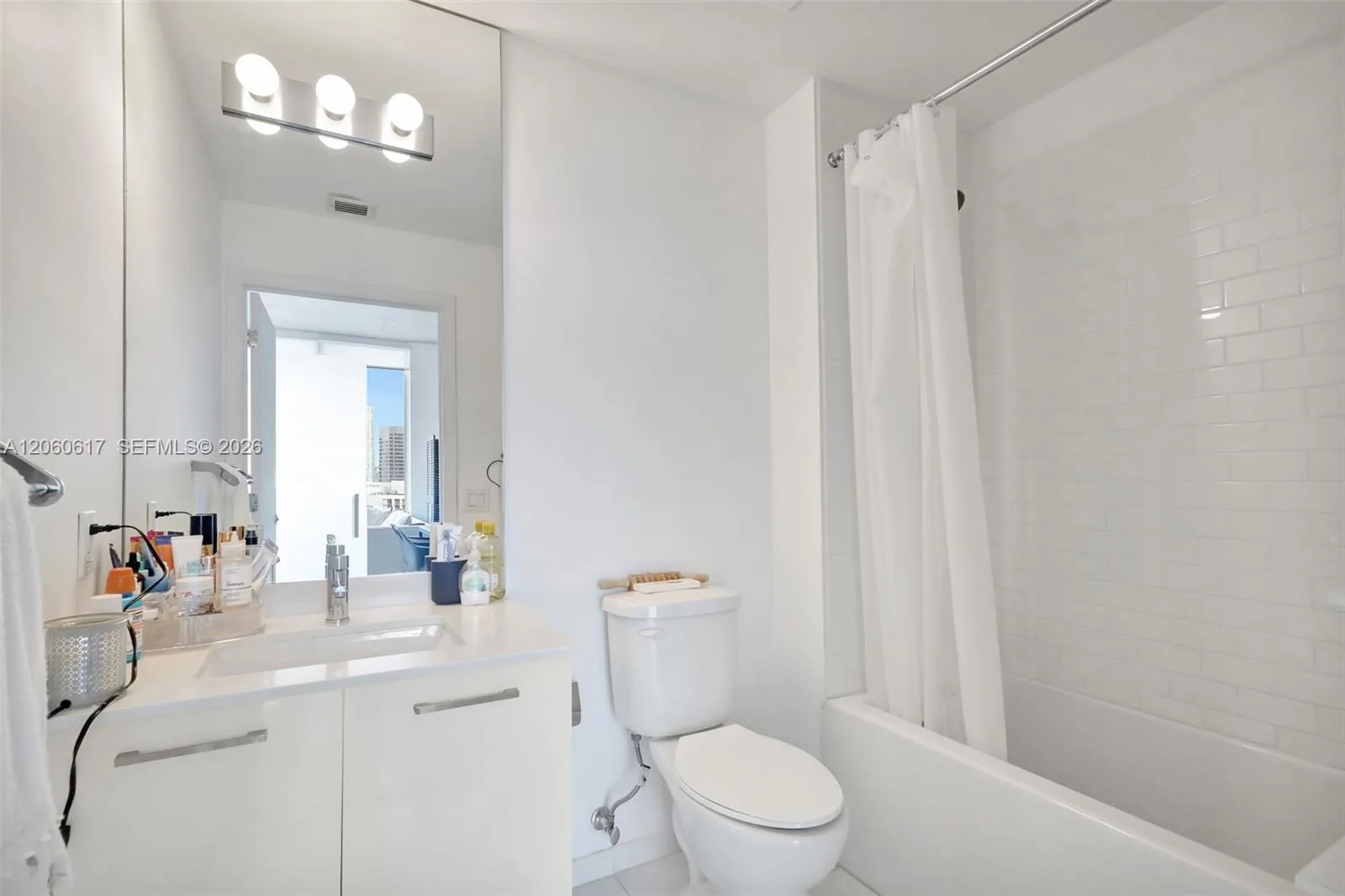 151 SE 1st St # 2511, Miami, FL 33131 photo 13