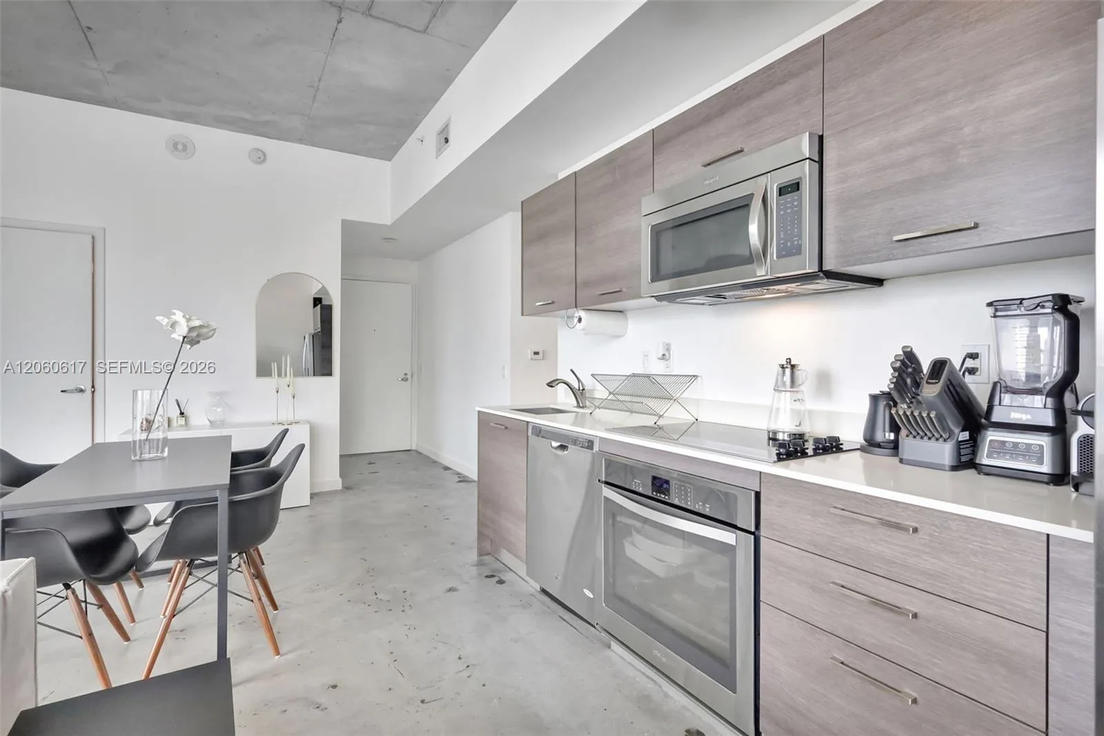 151 SE 1st St # 2511, Miami, FL 33131 photo 7