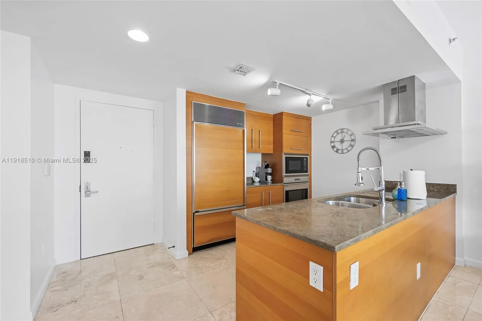 485 Brickell Ave # 3503, Miami, FL 33131 photo 4