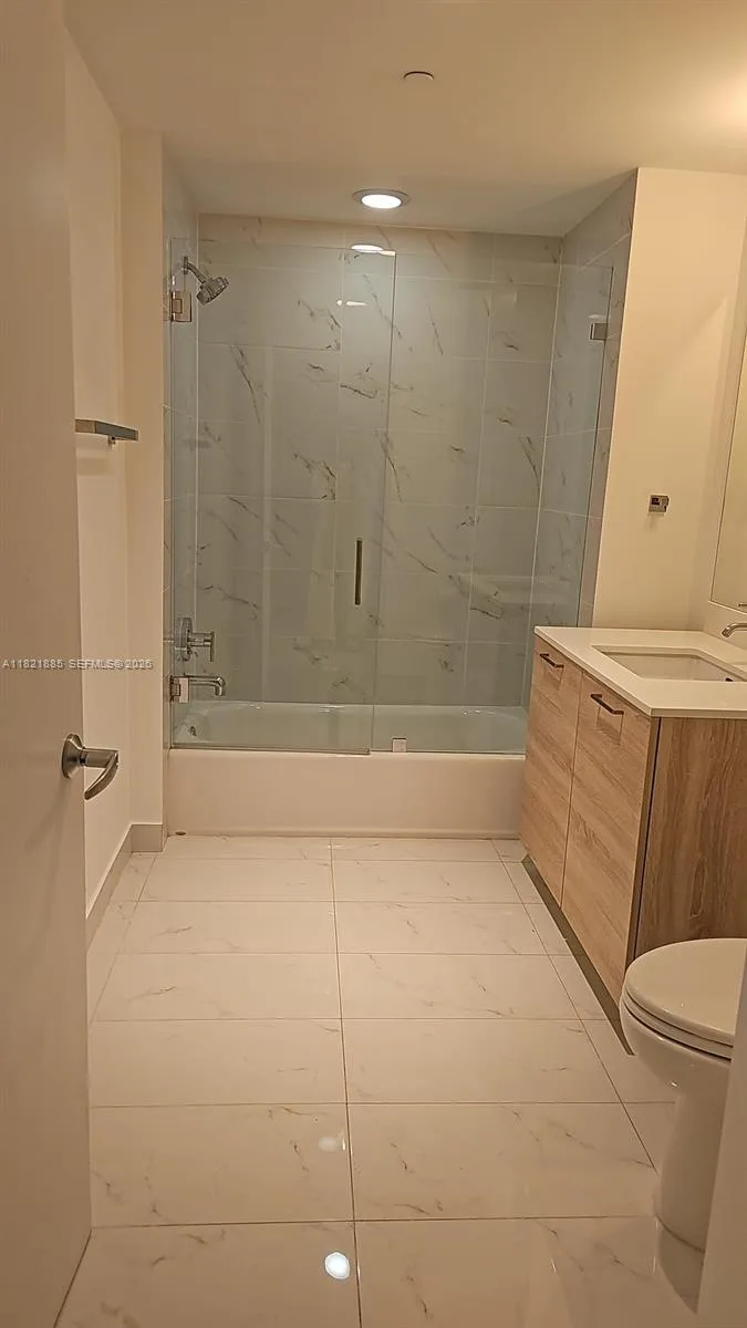 16385 Biscayne Blvd # 902, North Miami Beach, FL 33160 photo 13