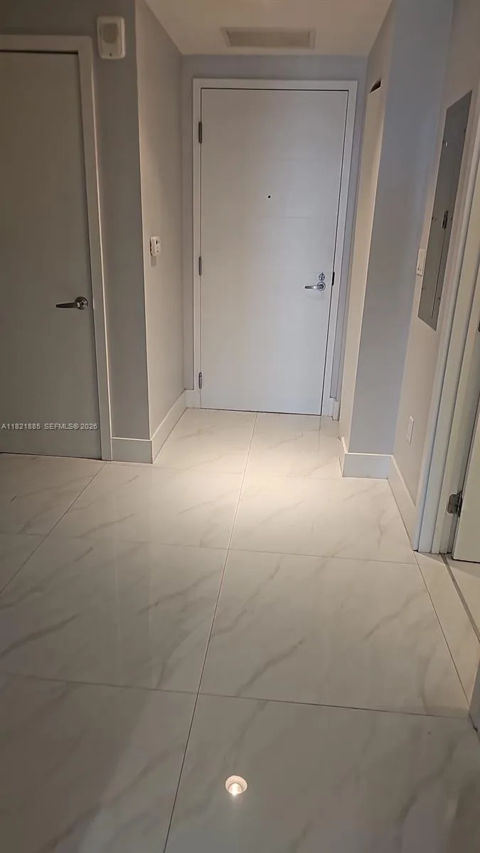 16385 Biscayne Blvd # 902, North Miami Beach, FL 33160 photo 6