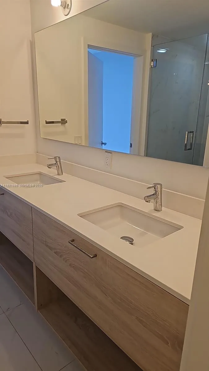 16385 Biscayne Blvd # 902, North Miami Beach, FL 33160 photo 9